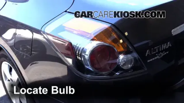 2009 Nissan Altima S 2.5L 4 Cyl. Sedan (4 Door) Lights Turn Signal - Rear (replace bulb)